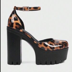 Leopard print platform, sandals